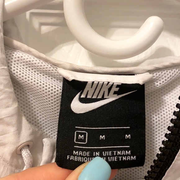 WMNS Nike windbreaker - Picture 2 of 4